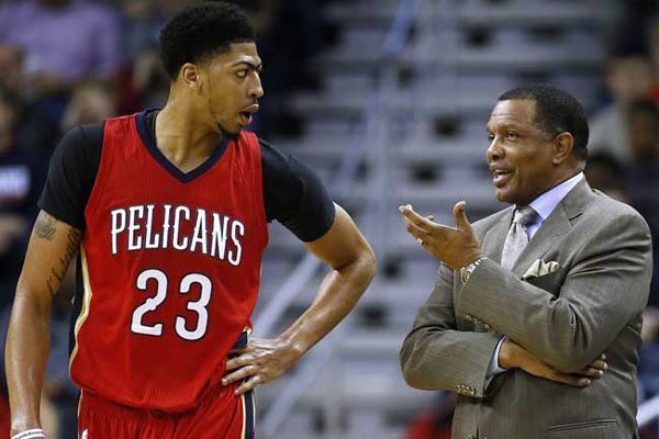 转身缓慢的 转身缓慢的