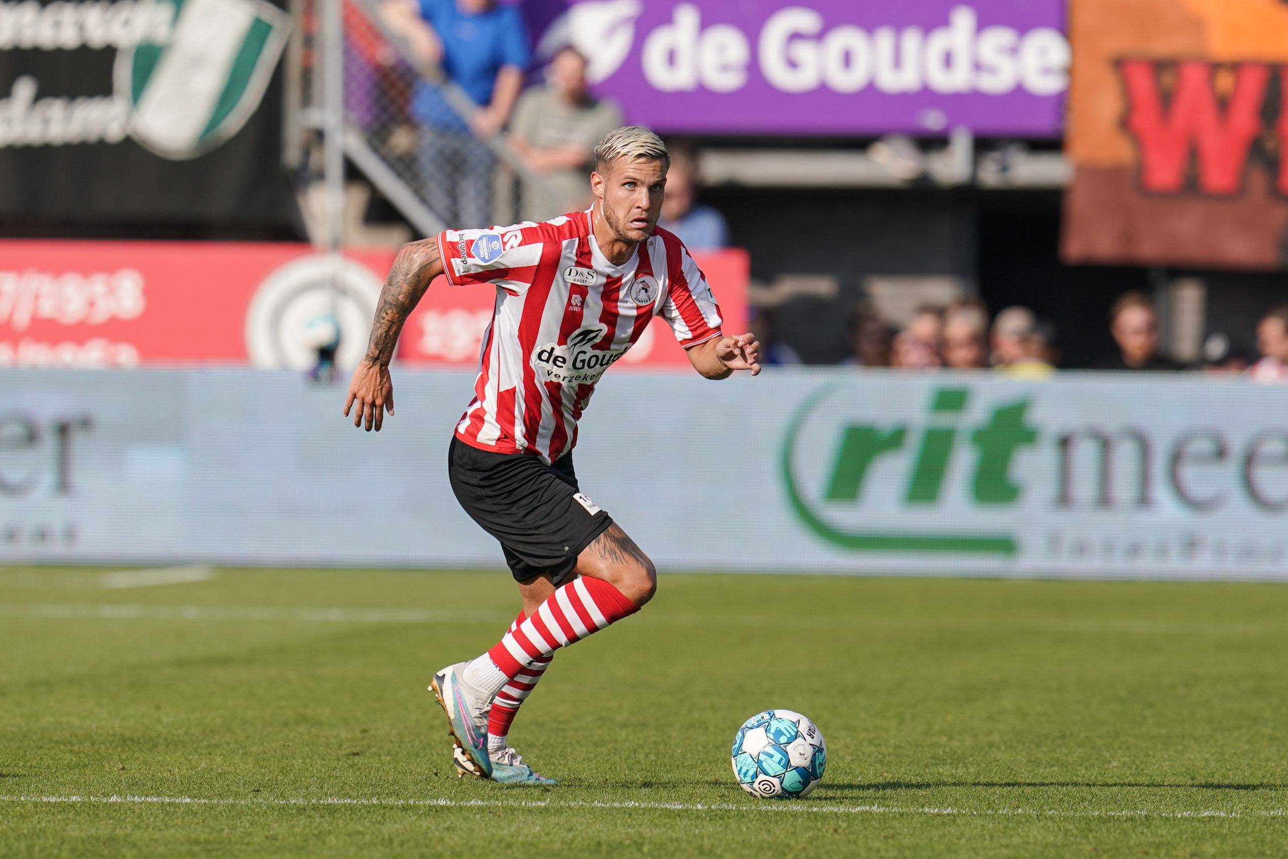 他是一位可 他是一位可